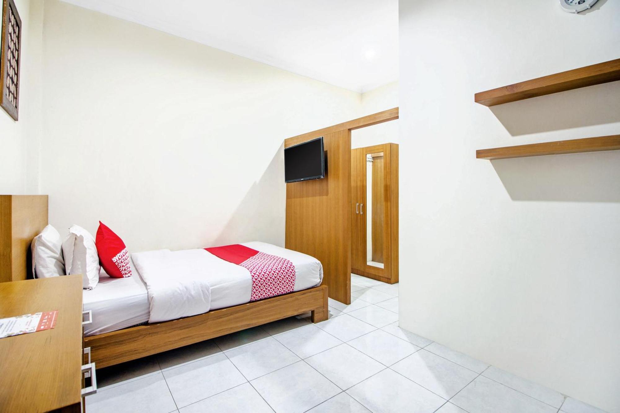 Super Oyo 250 De'Gadri Ndalem Hotel Jarakan Exterior foto