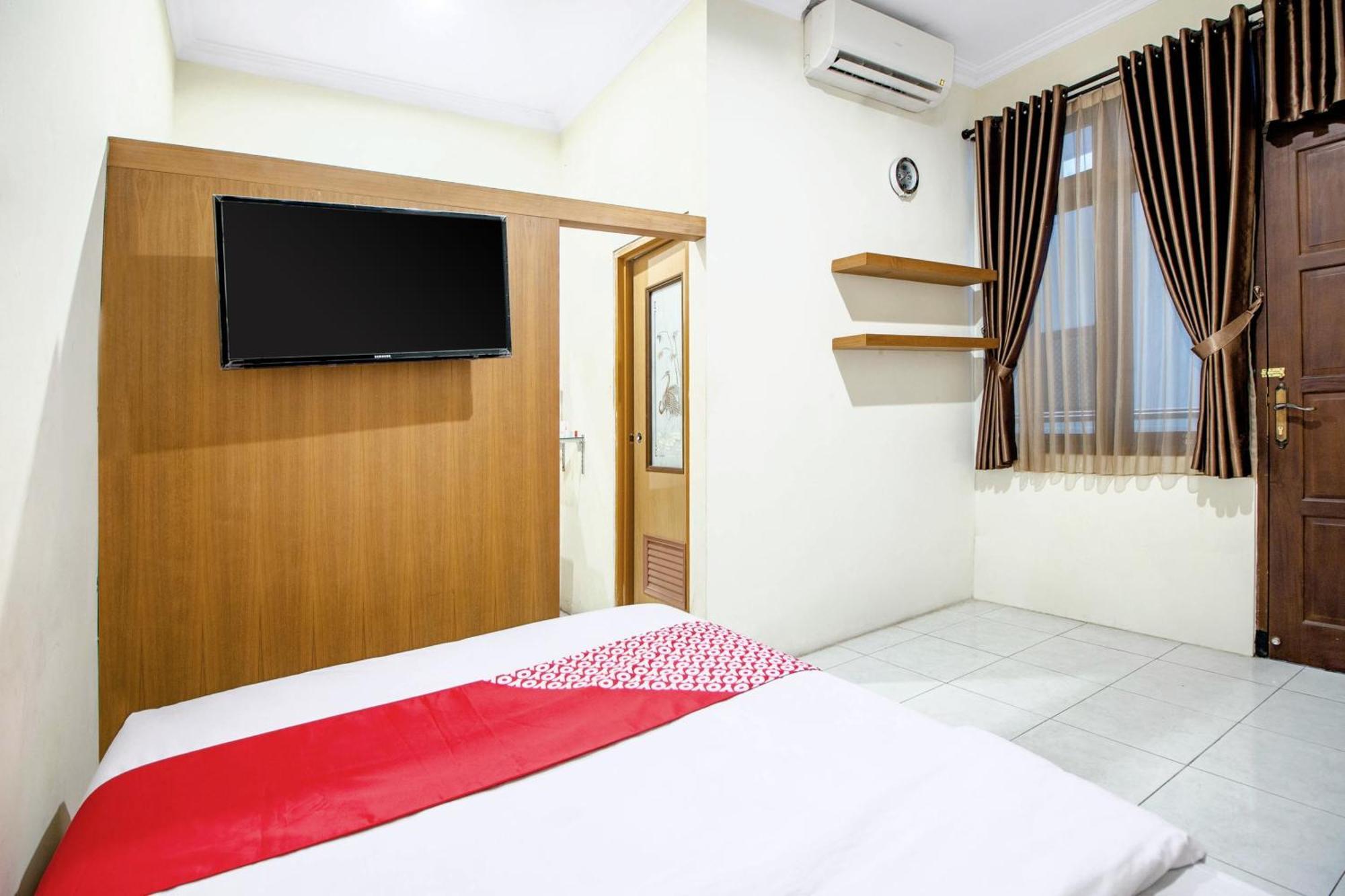 Super Oyo 250 De'Gadri Ndalem Hotel Jarakan Exterior foto