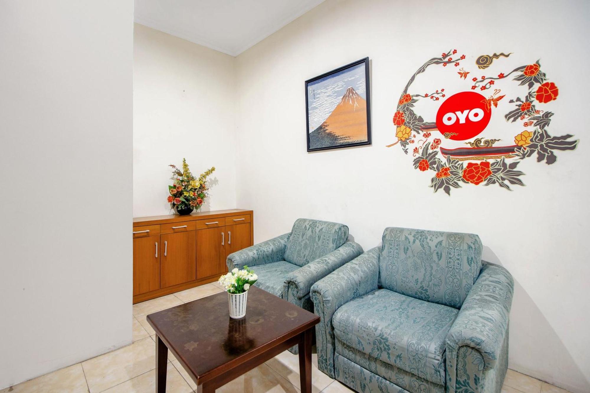 Super Oyo 250 De'Gadri Ndalem Hotel Jarakan Exterior foto
