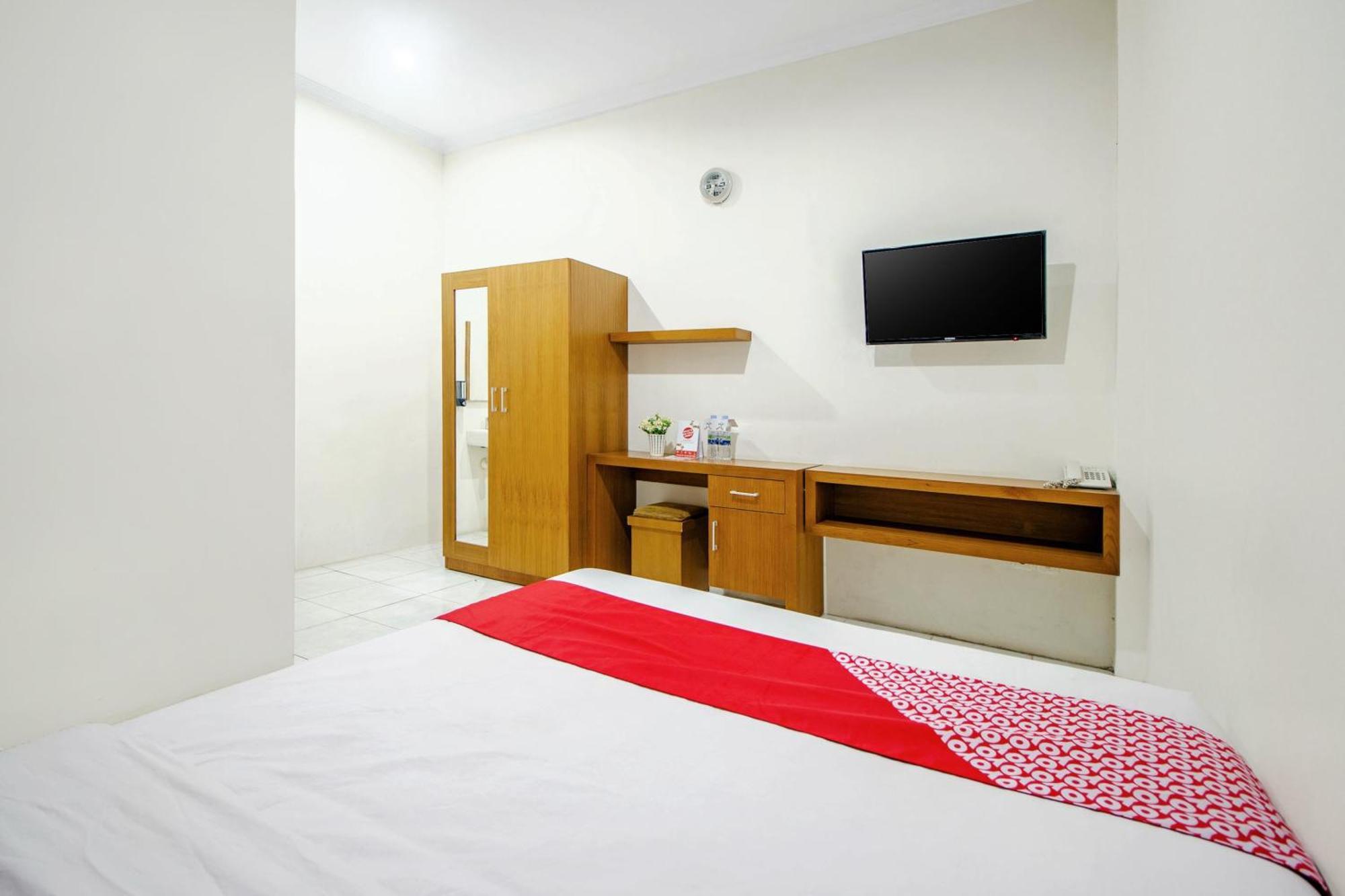Super Oyo 250 De'Gadri Ndalem Hotel Jarakan Exterior foto