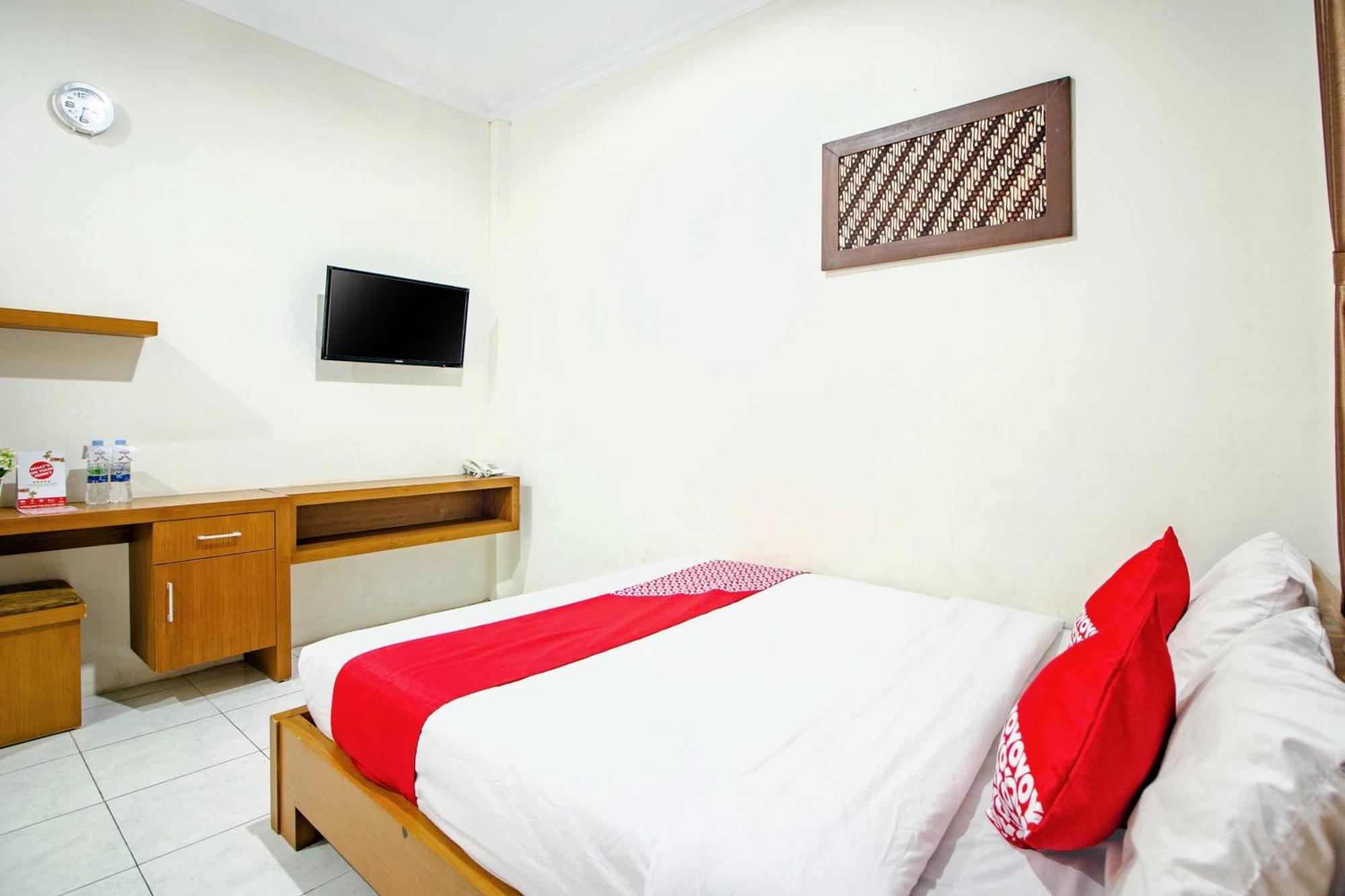 Super Oyo 250 De'Gadri Ndalem Hotel Jarakan Exterior foto
