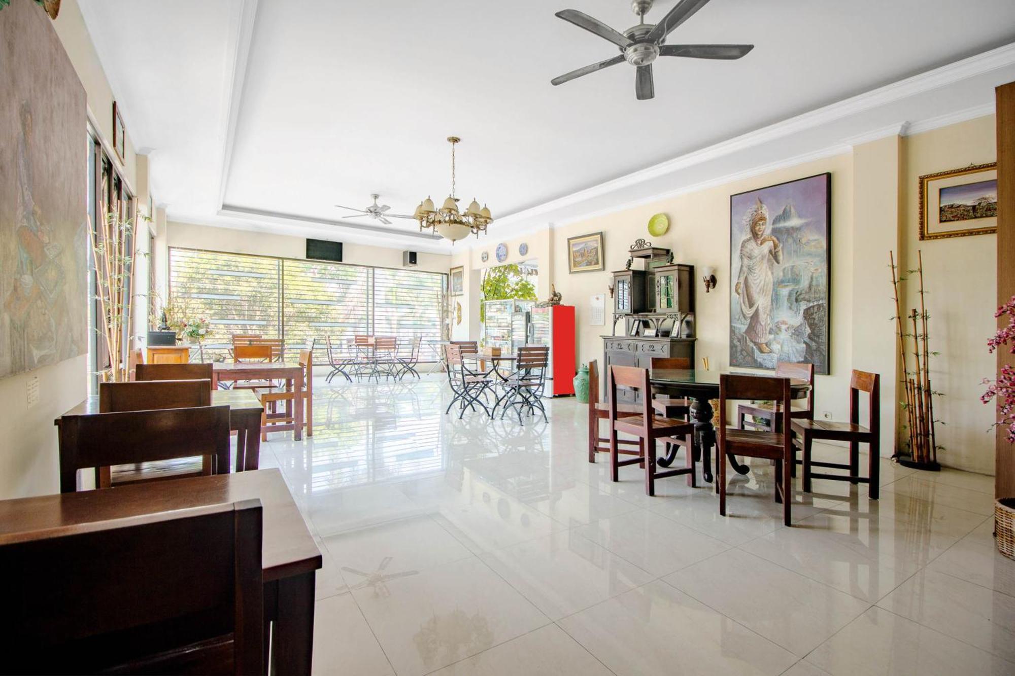 Super Oyo 250 De'Gadri Ndalem Hotel Jarakan Exterior foto